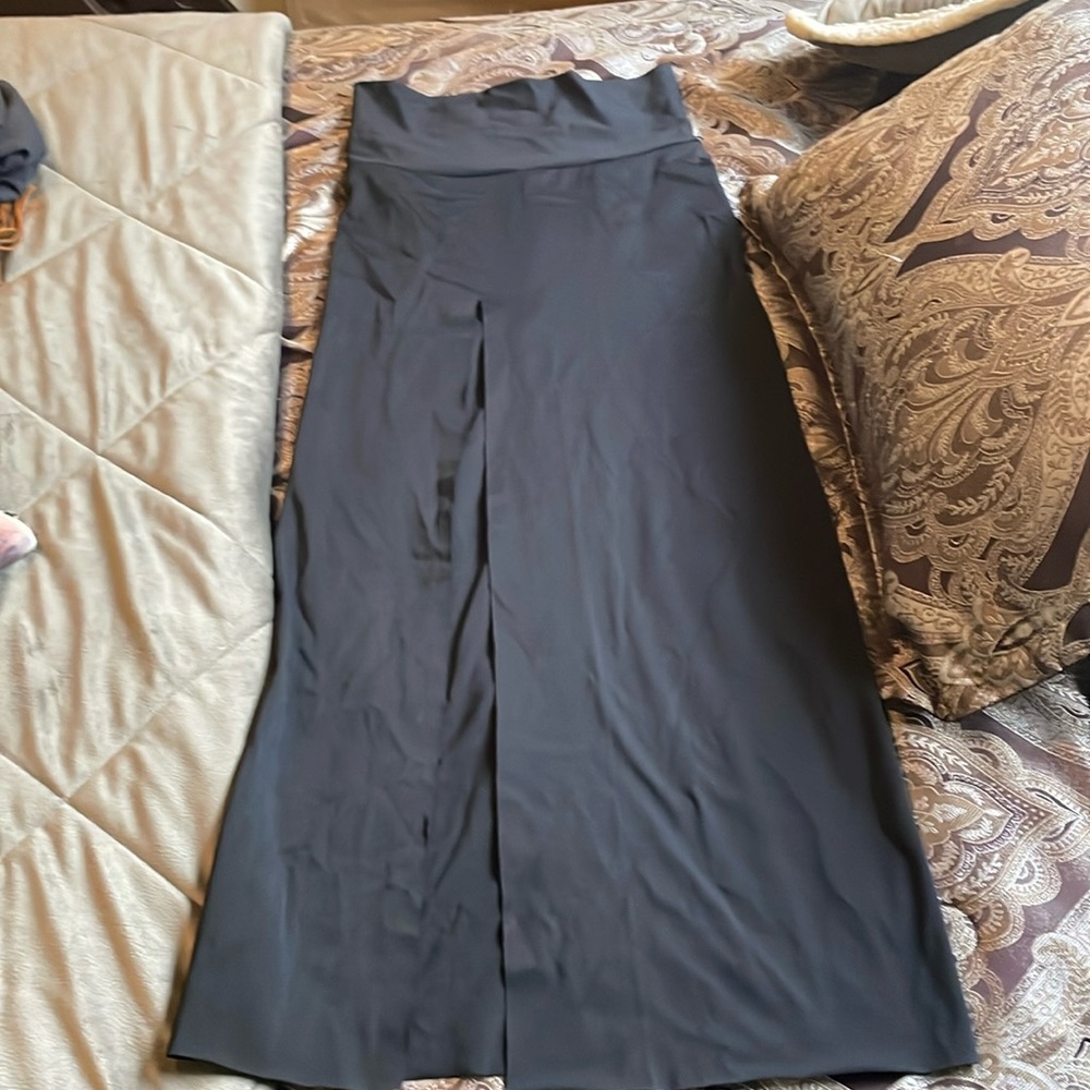 Skims long skirt
